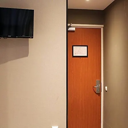 Hotel Blossoms 2*